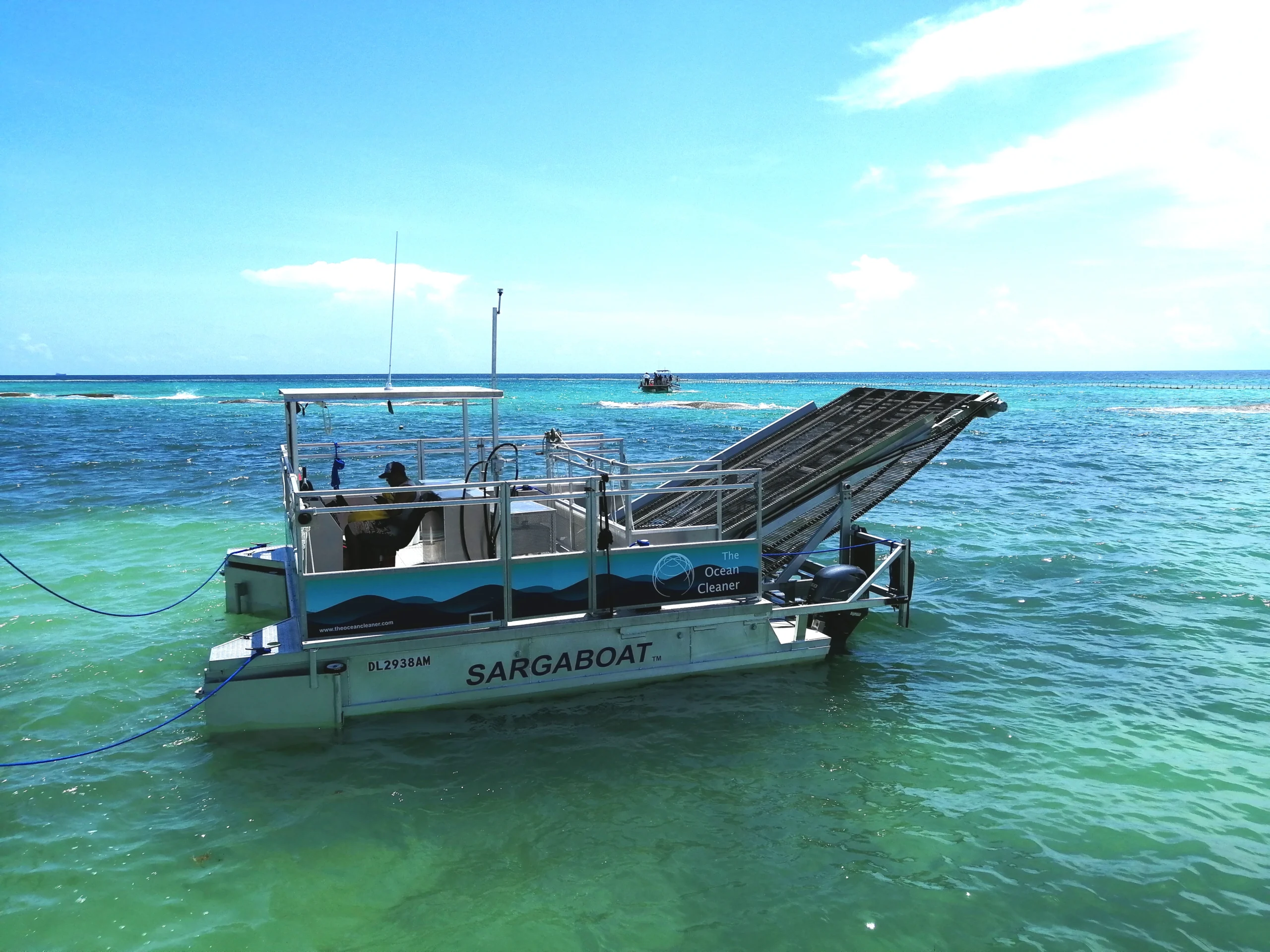 sargassum harvesting boat | Sargassum Defense Consulting